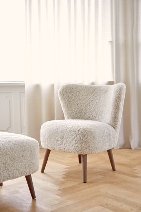 New Zealand Sheepskin Emily Lounge Chair