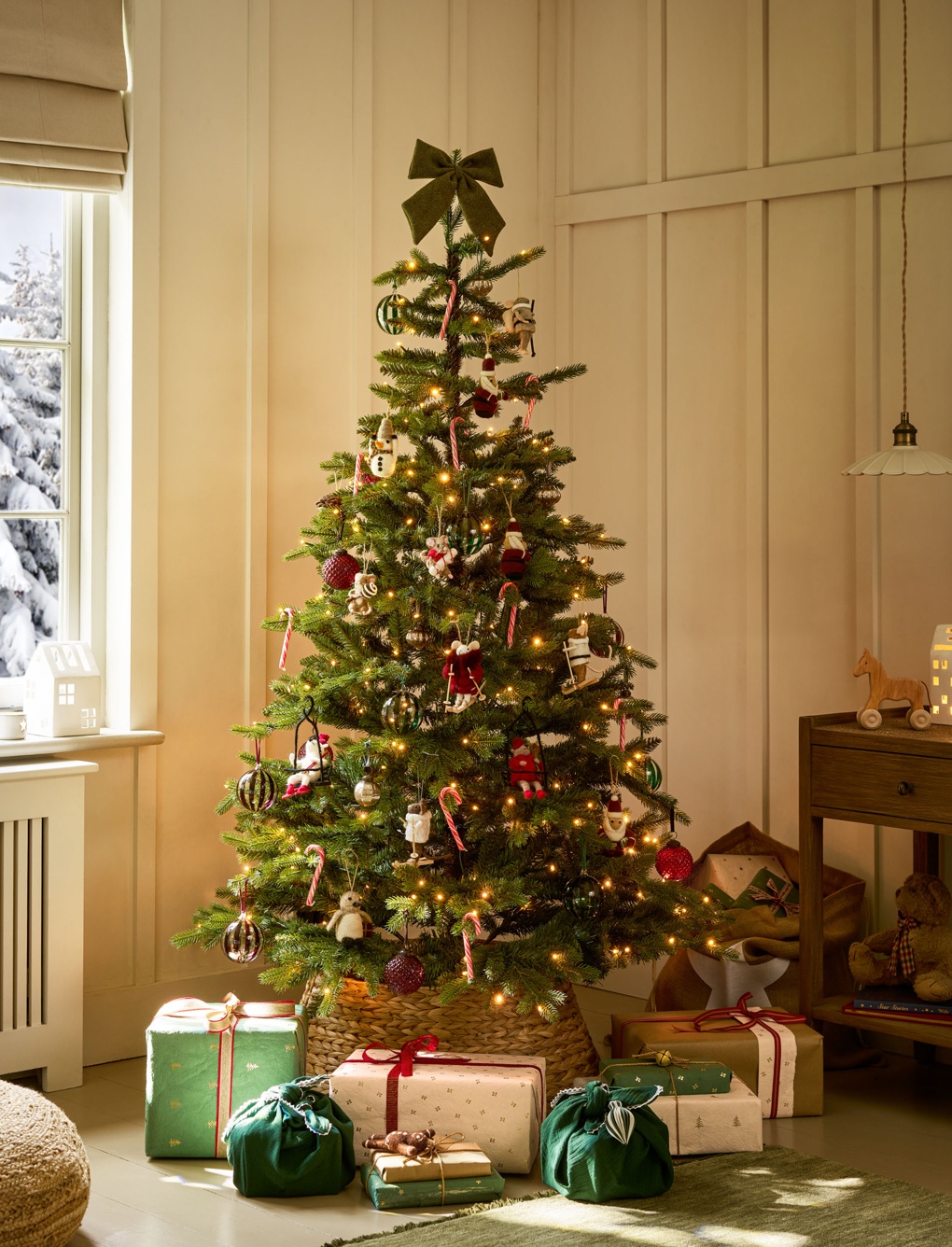 Allison 6ft Pre-Lit Pine Tree