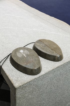 CARICABATTERIA IN PIETRA PIASENTINA