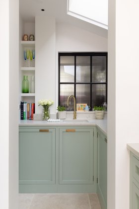 Higham Furniture - Chiswick - Painted Inset Handle Shaker Utility Room