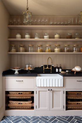 Higham Furniture - Wheathampstead - Bespoke Shaker Panelled Walk-in Pantry