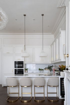 Higham Furniture - Belsize Park - Compact Panelled and Moulded Kitchen with Curved Fluted Peninsula