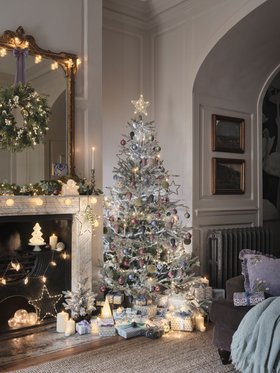 Christmas Living Room Décor Tree and Mantlepiece