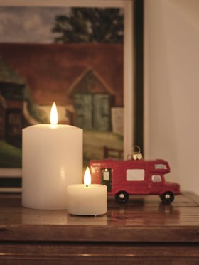 Christmas Candle Decoration Sidetable Lifestyle
