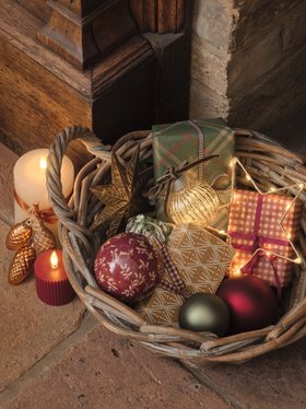 Traditional Christmas Basket