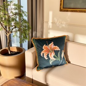 FIERCE BLOOM: velvet cushion