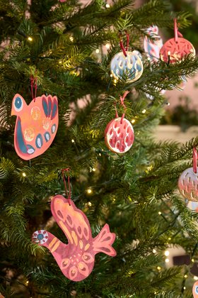Annie Sloan Christmas 2026 Tree Decoration 4