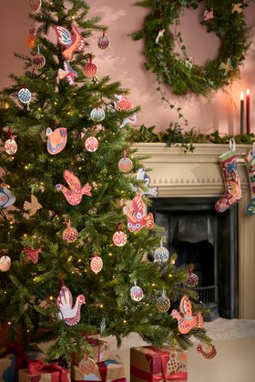 Annie Sloan Christmas 2026 Tree And Fireplace