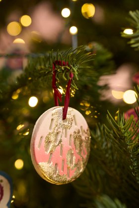 Annie Sloan Christmas 2026 Tree Decoration 4