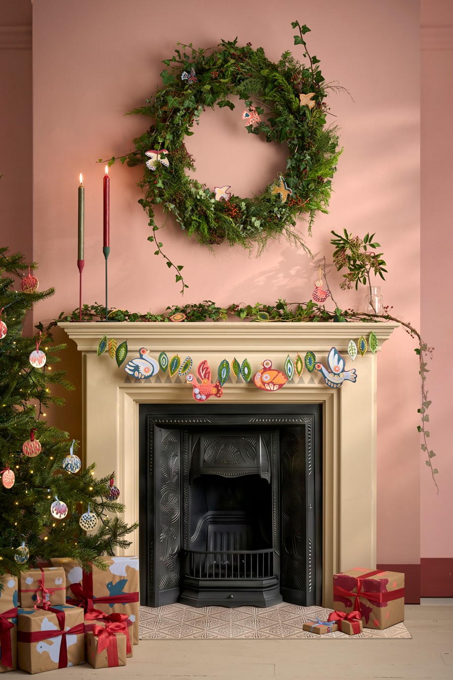 Annie Sloan Christmas 2026 Garland And Fireplace