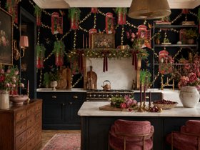 London Calling Wallpaper - Christmas Interior