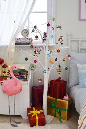 END SEP '25: Alice in Wonderland Decorations, from £3.49