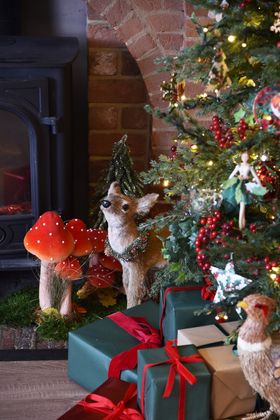 END SEP '25: Woodland Tree & Mantlepiece, from £2.49