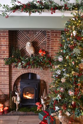 END SEP '25: Woodland Tree & Mantlepiece, from £2.49