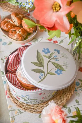 JAN '26: Cake Tin - Meadow, £13.99