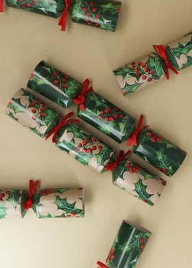END SEP '25: Holly Crackers, Box/6, £19.99