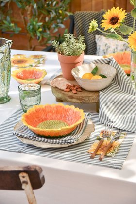 Summer Sunflowers Tablescape, from £3.49