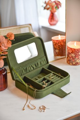 AUTUMN '26: Green Velvet Jewellery Book Box, £22.49