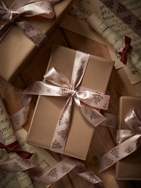 COX&COX Golden Mistletoe Ribbon