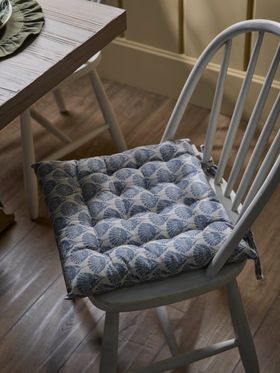 COX & COX Swedish Blue Print Seat Pad 1851314