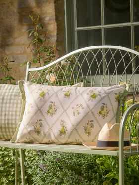 COX&COX Pear Orchard Outdoor Cushion - Rectangle 1552262