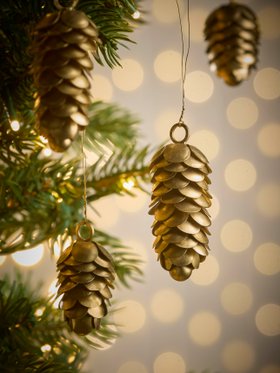 COX&COX Four Hanging Brass Pine Cone 1053964