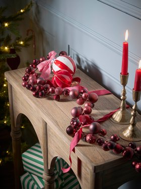 COX&COX Berry Burst Shatterproof Garland 1053438