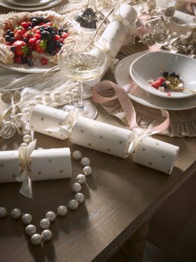 COX&COX Six Luxury Handmade Crackers - Glittered Stars