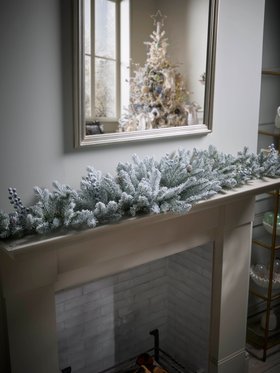COX&COX Snow Frosted Glittered Swag 1053489