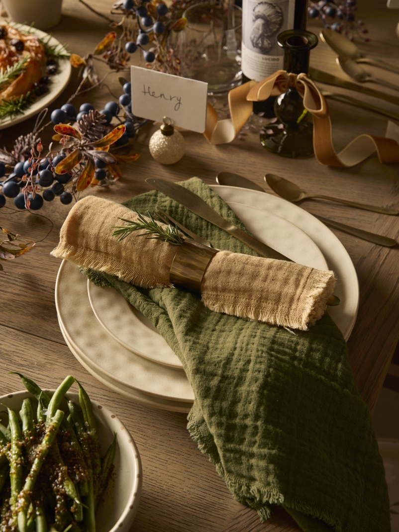 COX & COX English Rustic Christmas tablescape