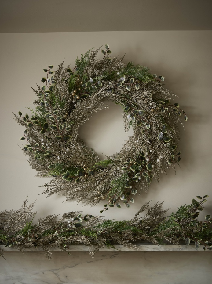 COX & COX Sumptuous Faux Holly & Fir Wreath