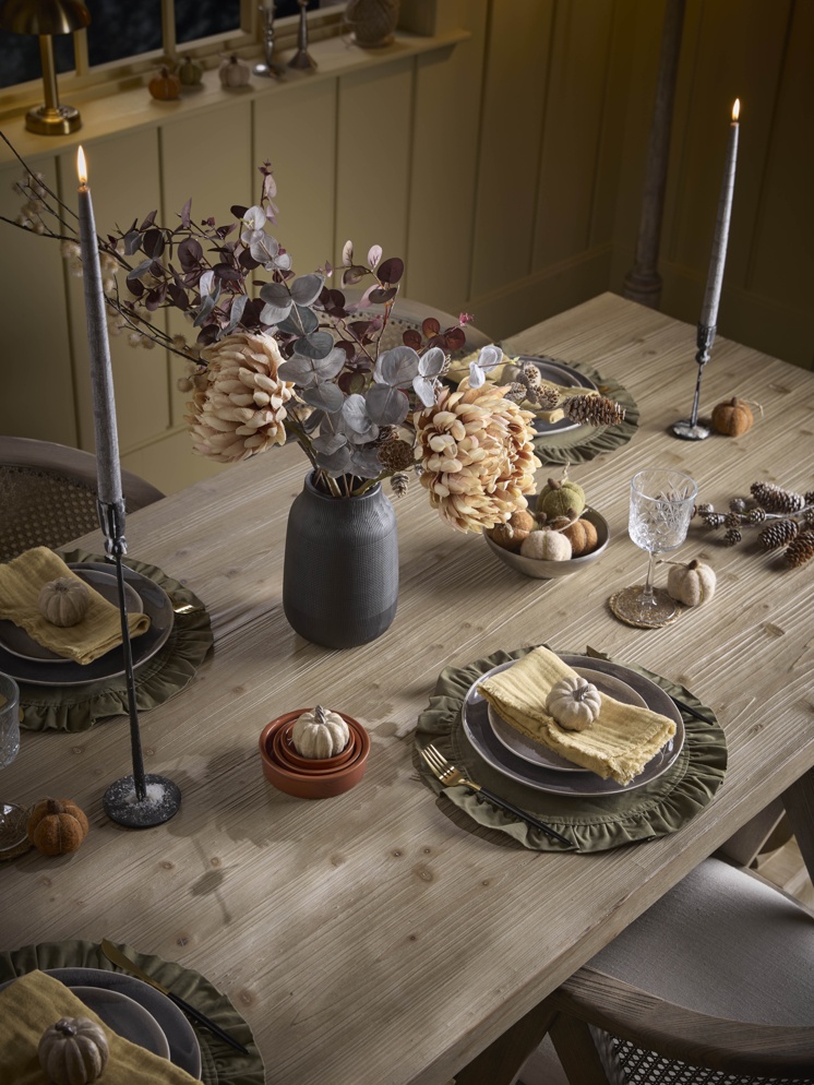 COX&COX HALLOWEEN TABLESCAPE PORTRAIT