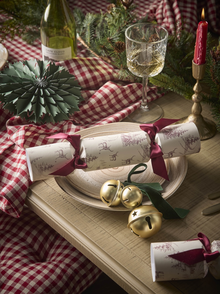 COX&COX Six Luxury Handmade Crackers - Vintage Reindeer