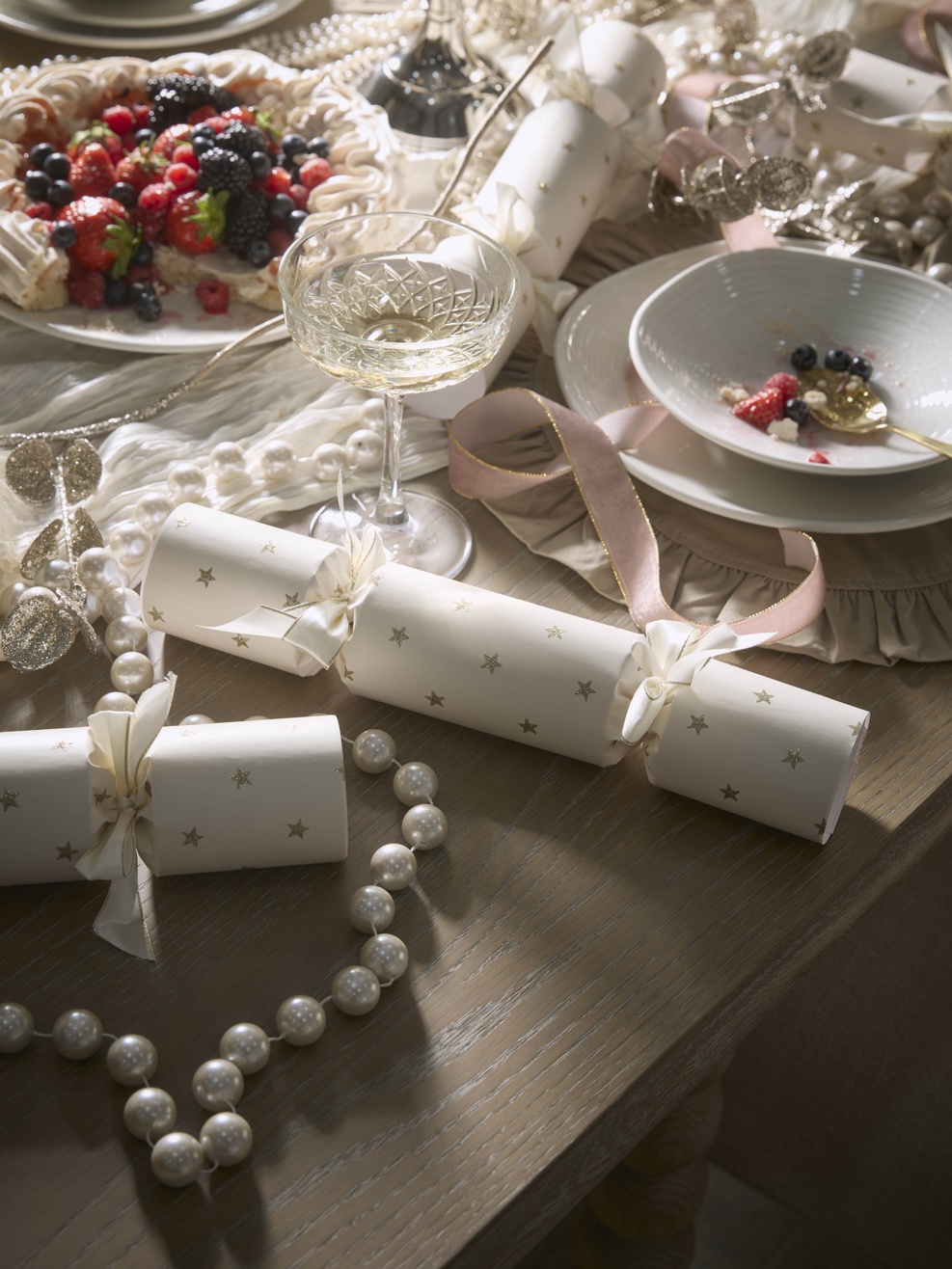 COX&COX Six Luxury Handmade Crackers - Glittered Stars