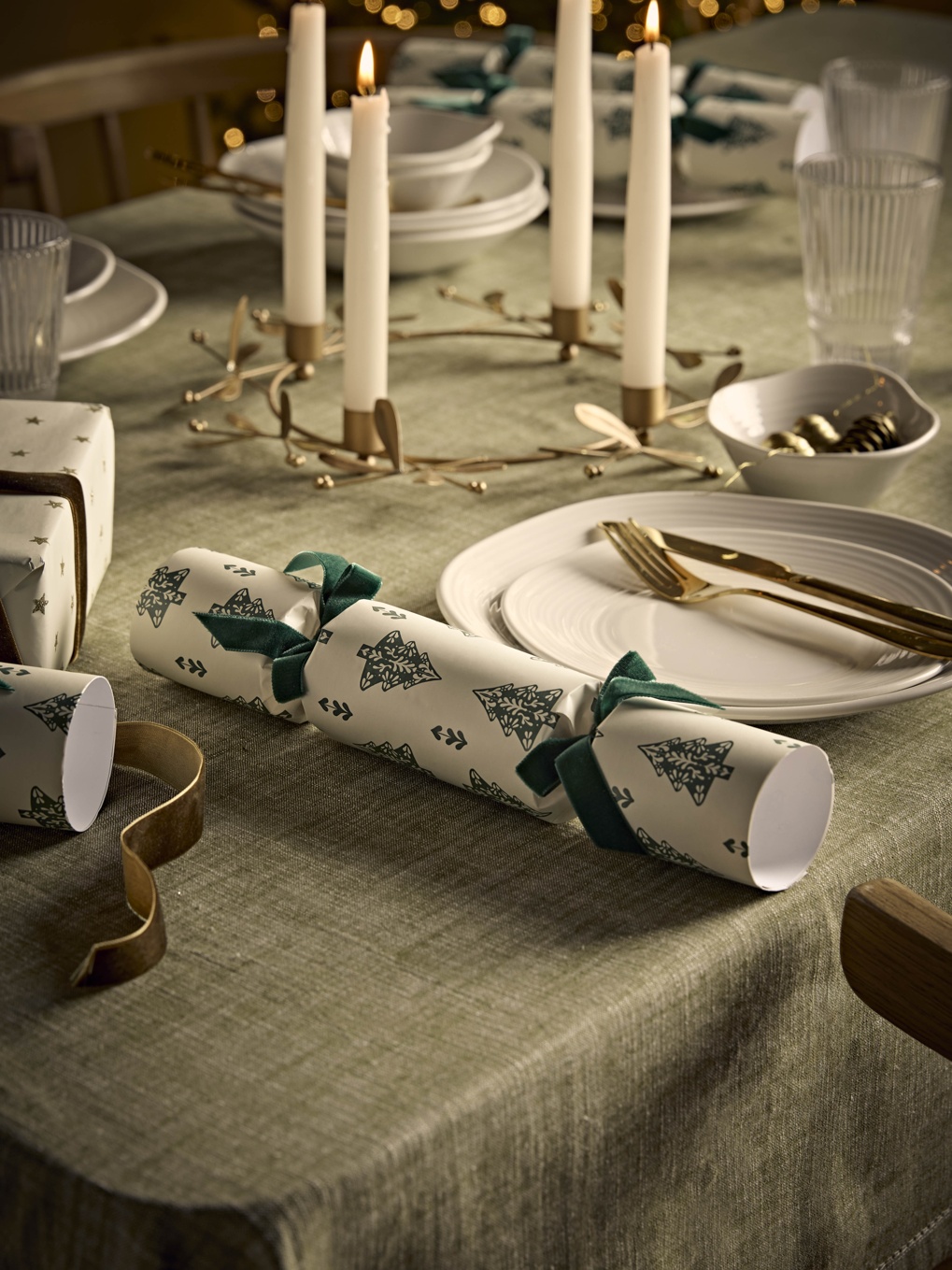 COX&COX Six Luxury Handmade Crackers - Nordic Tree
