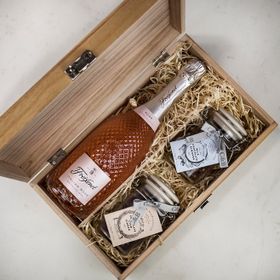 Freixenet Sparkling Rose & Chocolate Personalised Gift Set