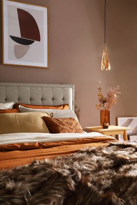 Lexington Bed - Autumn Glow Bedroom - Portrait