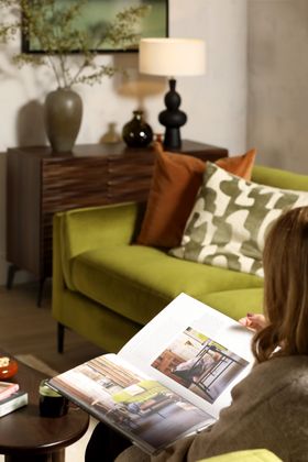 Lucia Sofa - Retro Autumn - Portrait Close-Up 4