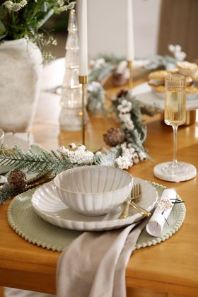 Christmas 2025 - Highbury Oak Dining table With Salisbury Dining Chairs - Alt 2