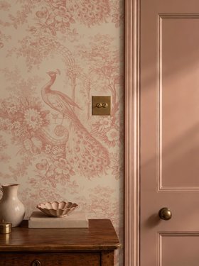 DIVINE SAVAGES MARQUIS DE PLUME WALLPAPER IN 'ROSE PEACH' LIFESTYLE 5