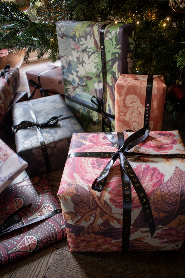DIVINE SAVAGES KITSCHMAS CHRISTMAS