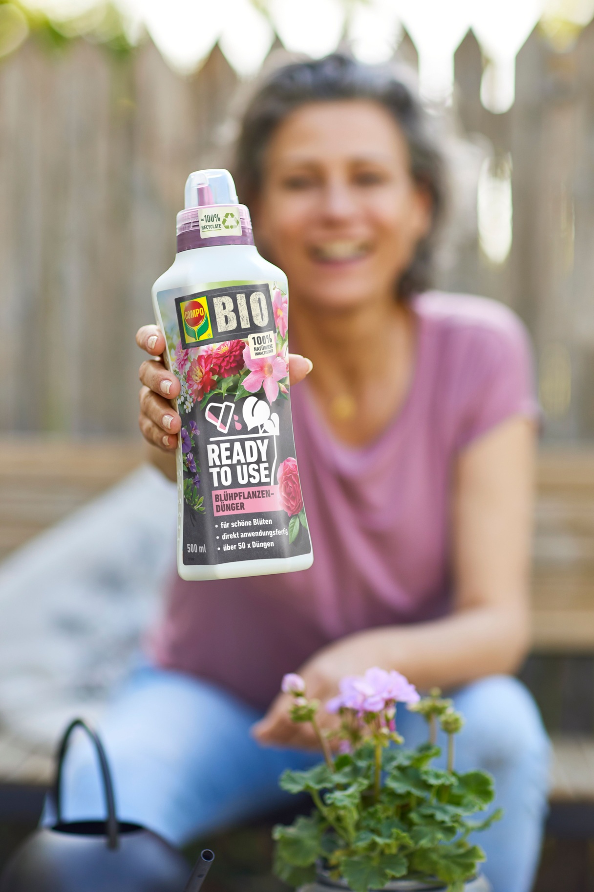 COMPO BIO READY TO USE Bluehpflanzenduenger R9A4978 02