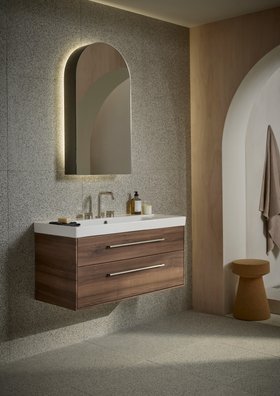 Silhouette Arch Hero Lifestyle 1