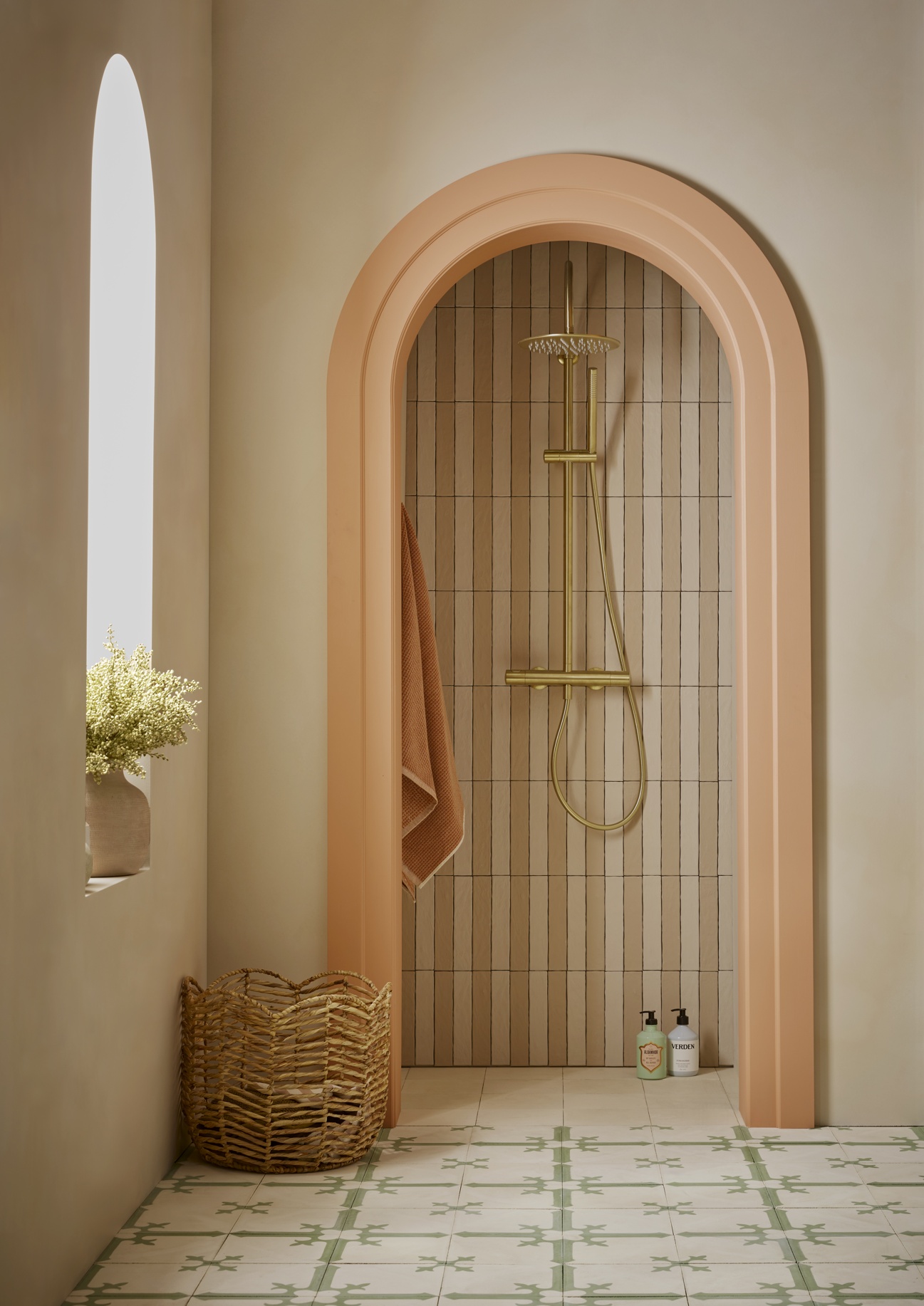 Walcot Dual Function Bar Shower System with Riser Kit & Overhead Shower - Brushed Brass
