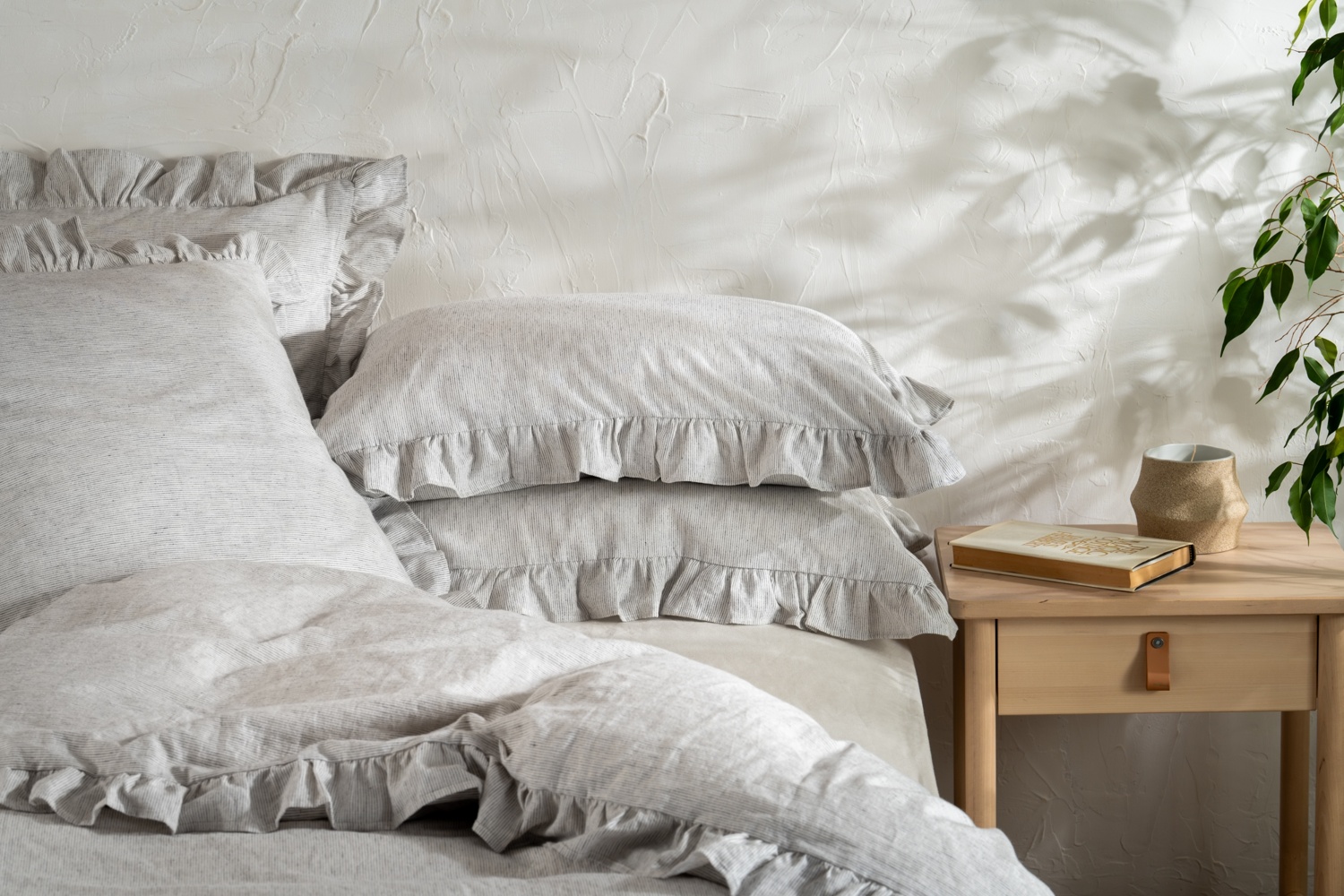 Ruffled Linen & Cotton Bed Linen