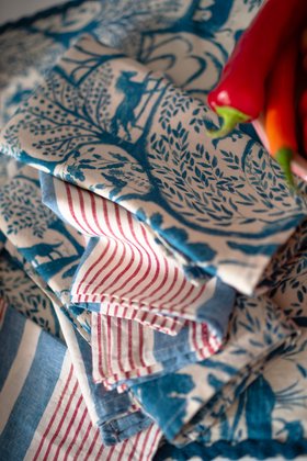 MINDTHEGAP Accessories, ENCHANTED TRANSYLVANIA, NOCHRICH TOWEL SET, Lifestyle Portrait