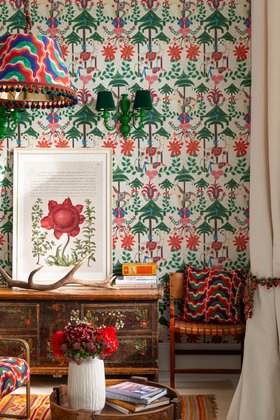 TRANSYLVANIAN RHAPSODY Anniversary Lifestyle Collection, A WOODLAND TALE Cream Wallpaper, Portrait Lifestyle