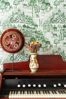 TRANSYLVANIAN RHAPSODY Anniversary Lifestyle Collection,  HAVERZHAKAN TAUPE WALLPAPER, Lifestyle Portrait