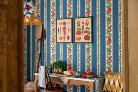 MINDTHEGAP Wallpaper, TRANSYLVANIAN RHAPSODY Anniversary Collection, DAINTY FLOWERING Azure Wallpaper, Lifestyle Portrait