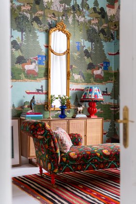 MINDTHEGAP Wallpaper, TRANSYLVANIAN RHAPSODY Anniversary Collection, CORVIN Wallpaper, Lifestyle Portrait